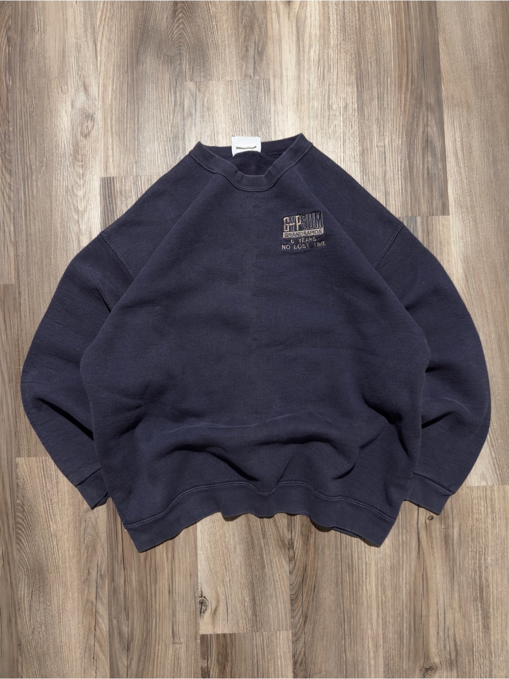 1990s Lee Ultraweight Gypsum Grand Rapids 6 Years No Lost Time Sweatshirt • L